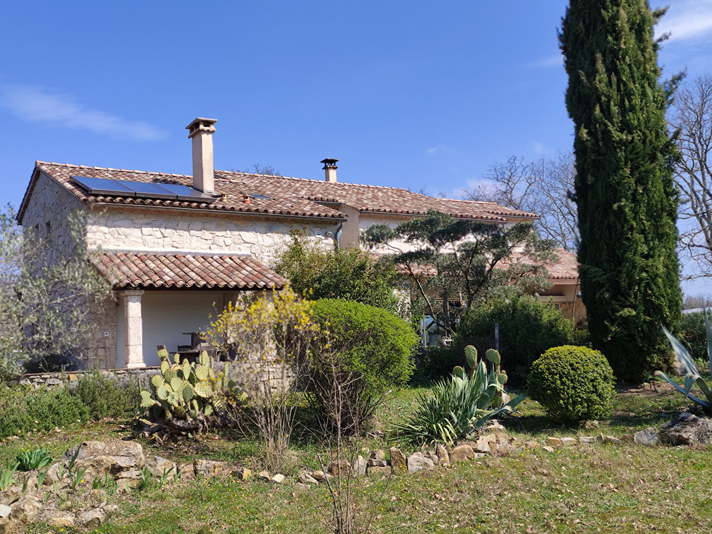GARD, production et transformation d’amandes et d’olives - 