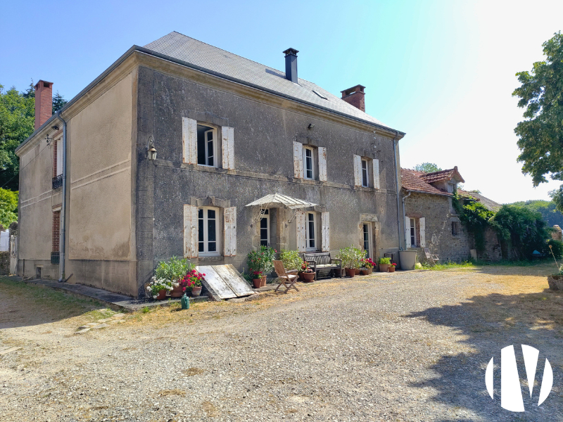 CREUSE : Exploitation herbagère avec agrotourisme sur 100ha - 