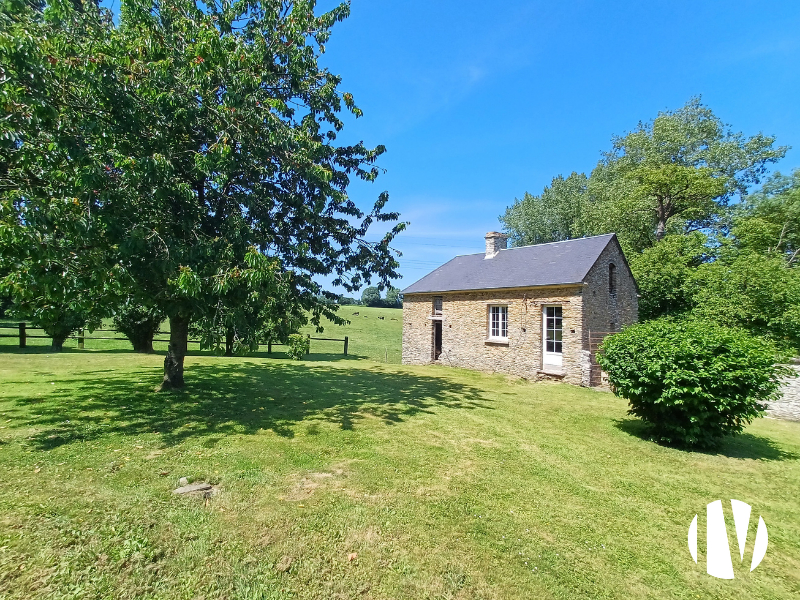 CALVADOS – Mixed farming and livestock farming on 26 hectares in the Bessin region - 