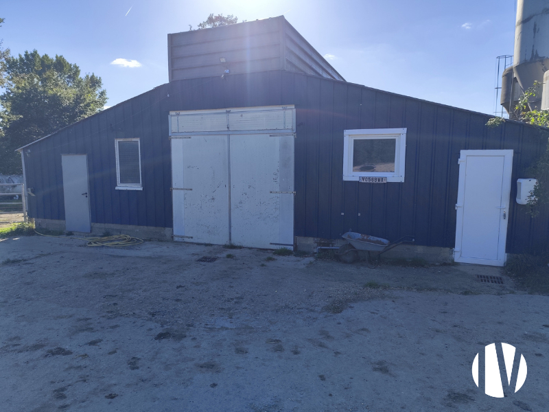 MORBIHAN –  Secteur dynamique , exploitation agricole mixte sur 19hectares de surfaces PAC -