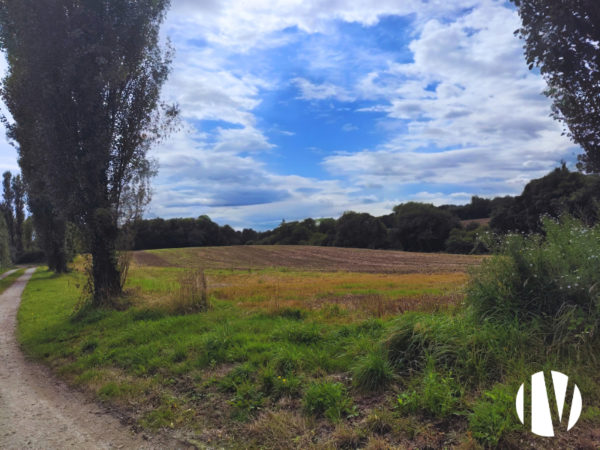 MORBIHAN, Geïntegreerde productie van slachtpluimvee op 16 hectare